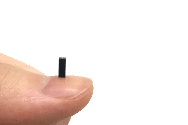 Mini UHF On-Metal Tag Conqueror Series